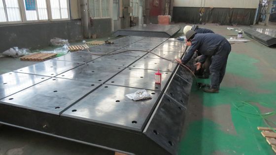 UHMWPE پنل Fender ضد برخورد هیئت مدیره مواد HDPE مقاوم در برابر خوردگی 1690 × 1760mm تامین کننده