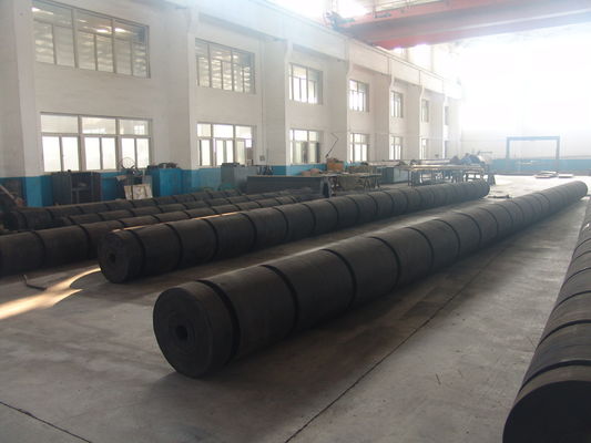 کشتی در کنار گلگیر لاستیکی دریایی 300 میلی متر Tugboat تامین کننده